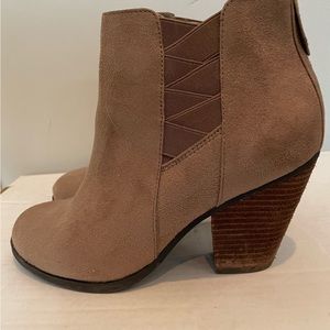 Mix No 6 suede ankle bootie with zipper.